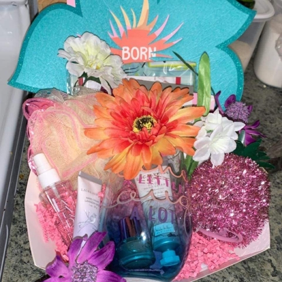 All Occasions Baskets/Boxes Made to order - Picture 10 of 12